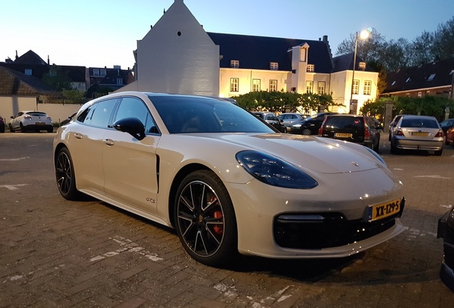 Porsche 971 Panamera GTS Sport Turismo