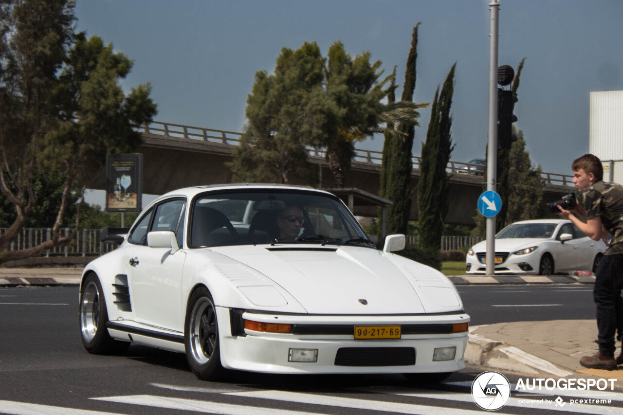 Porsche 930 Turbo Flatnose