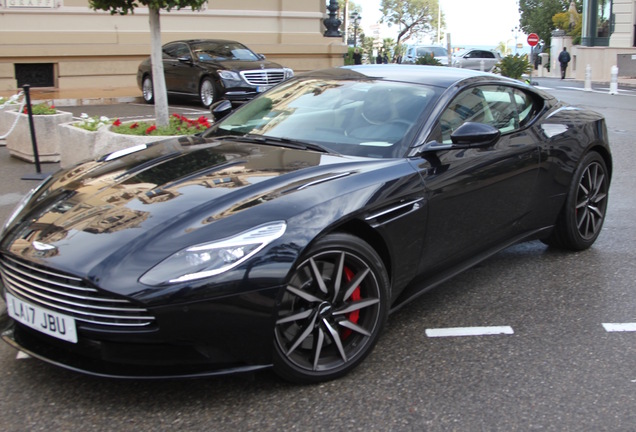 Aston Martin DB11