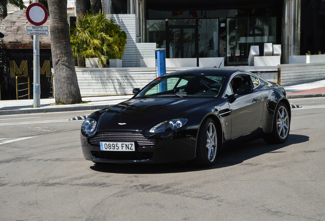 Aston Martin V8 Vantage