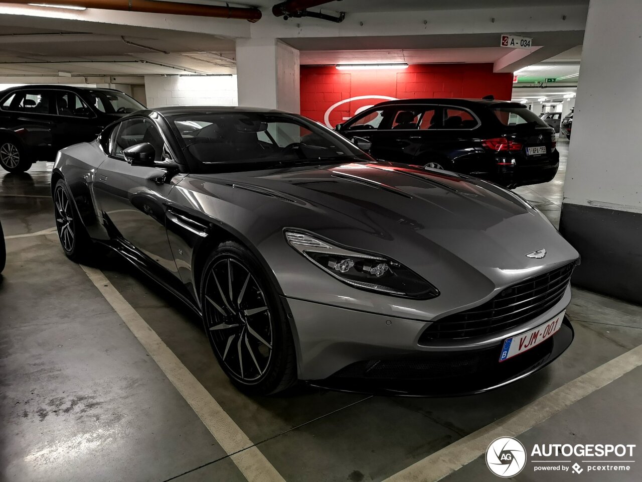 Aston Martin DB11