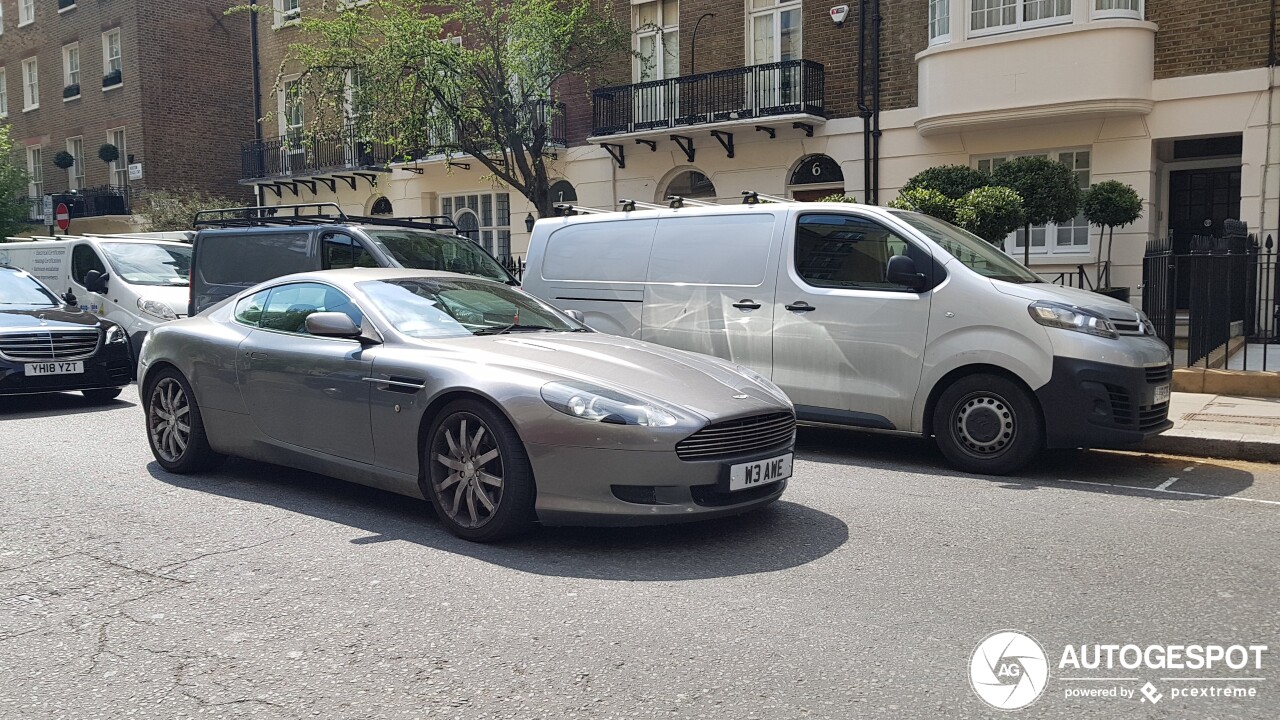 Aston Martin DB9