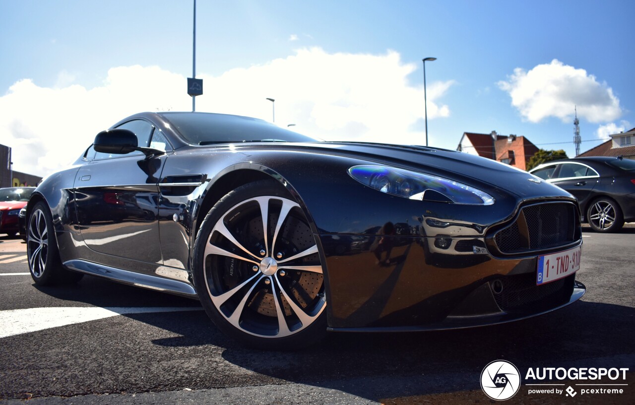 Aston Martin V12 Vantage S