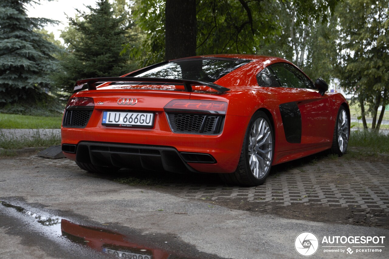 Audi R8 V10 Plus 2015