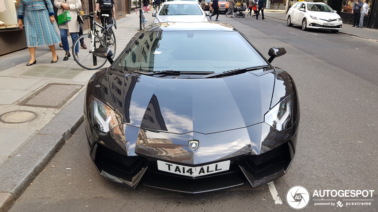 Lamborghini Aventador LP700-4