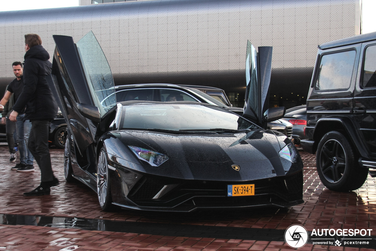 Lamborghini Aventador S LP740-4 Roadster