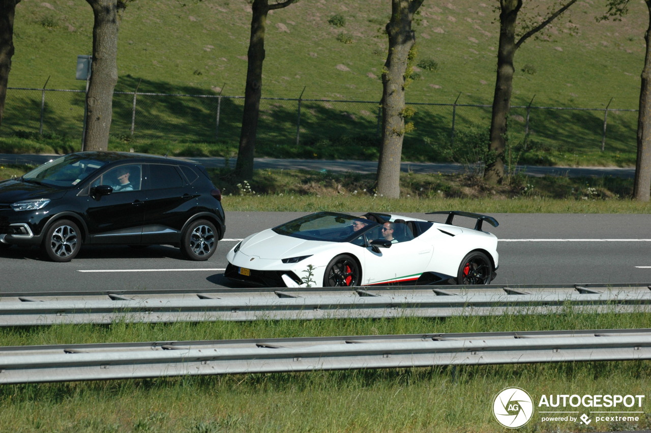 Lamborghini Huracán LP640-4 Performante Spyder