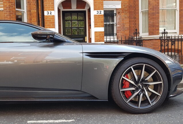 Aston Martin DB11