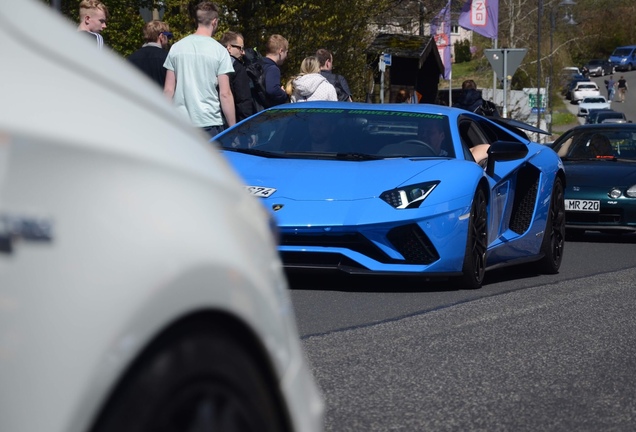 Lamborghini Aventador S LP740-4