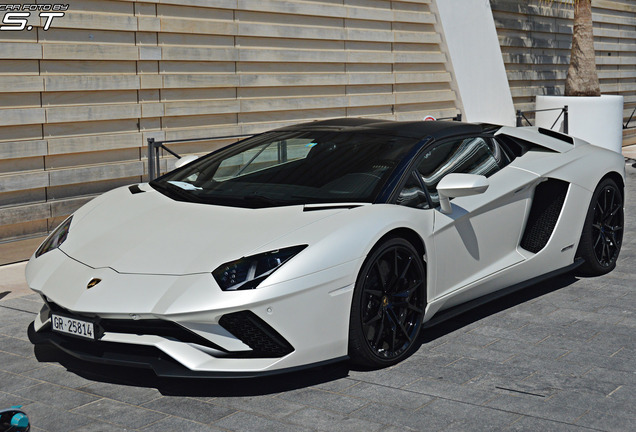 Lamborghini Aventador S LP740-4 Roadster