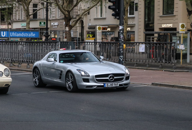 Mercedes-Benz SLS AMG