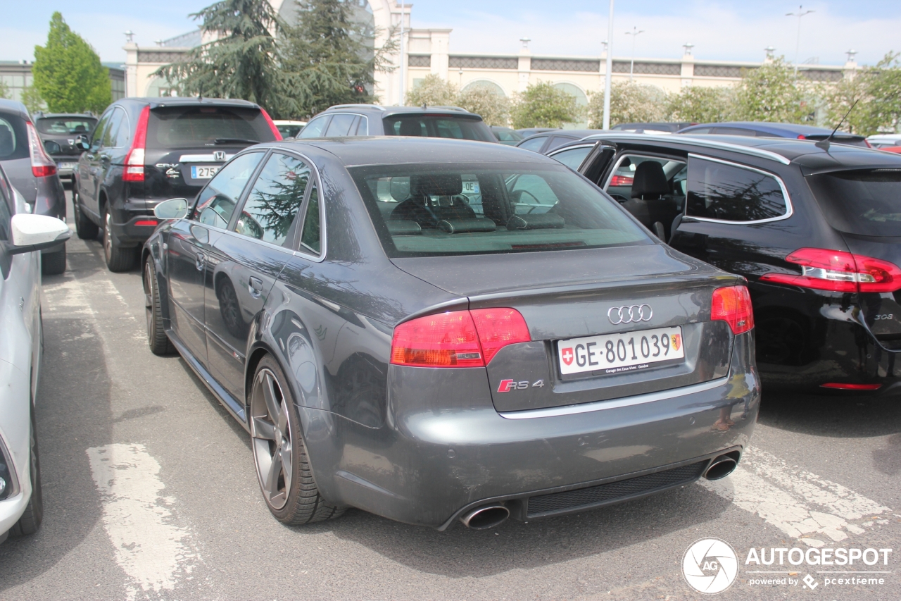 Audi RS4 Sedan