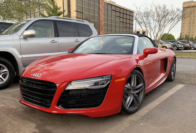 Audi R8 V10 Spyder 2013