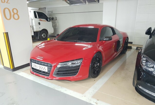 Audi R8 V10 Plus 2013