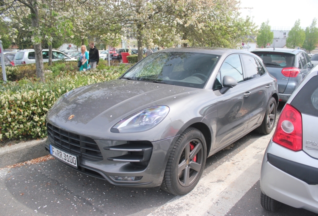 Porsche 95B Macan Turbo