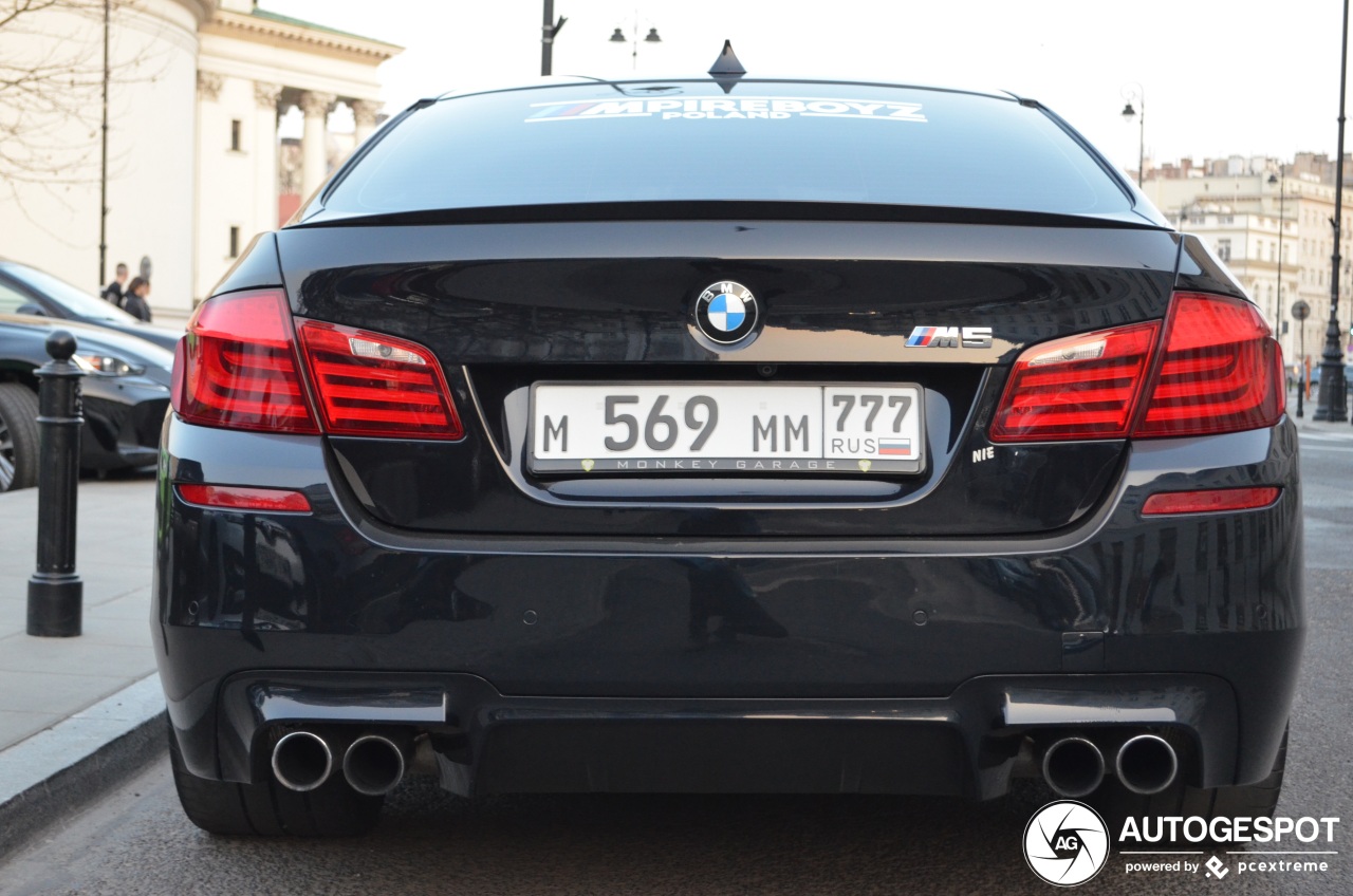 BMW M5 F10 2011