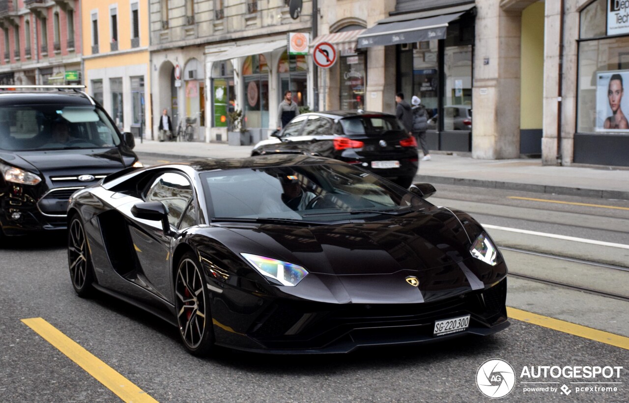 Lamborghini Aventador S LP740-4