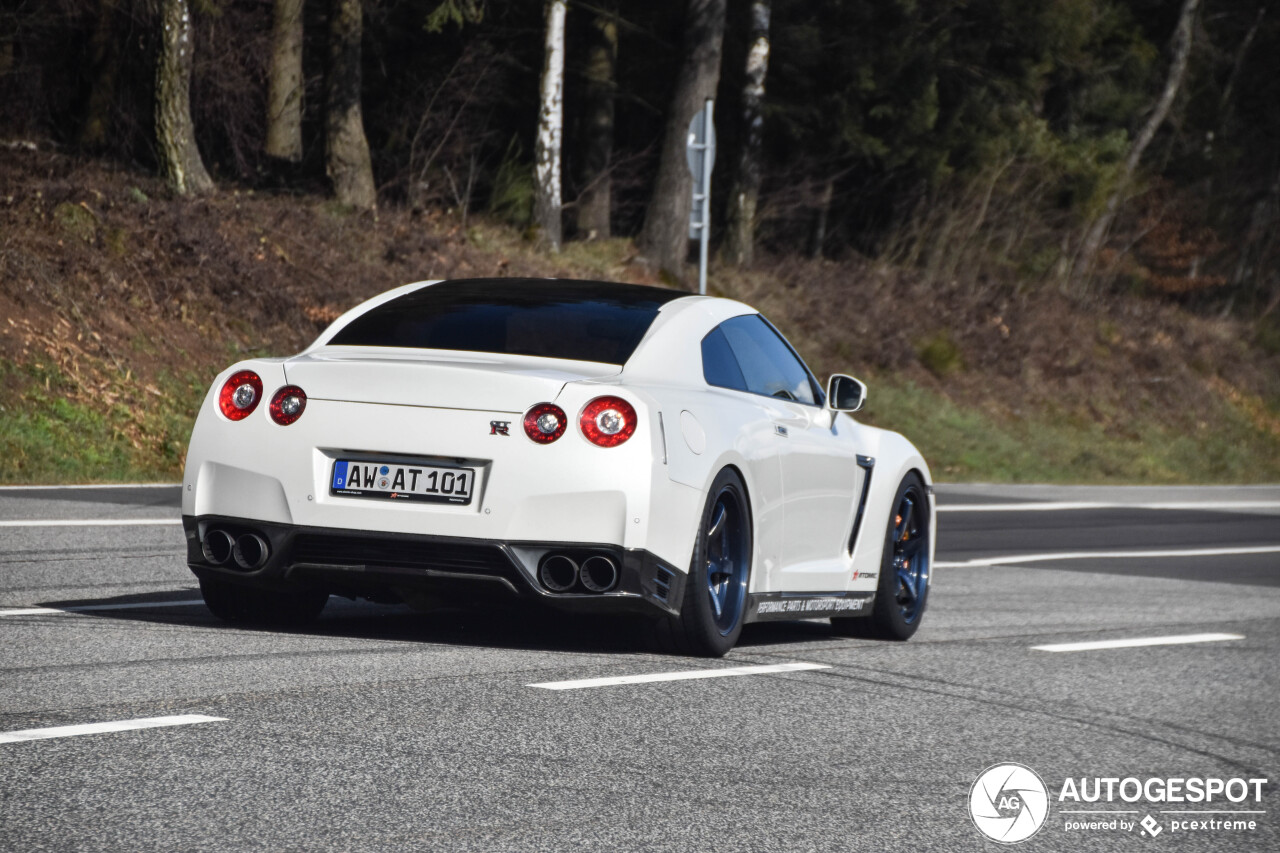 Nissan GT-R 2011