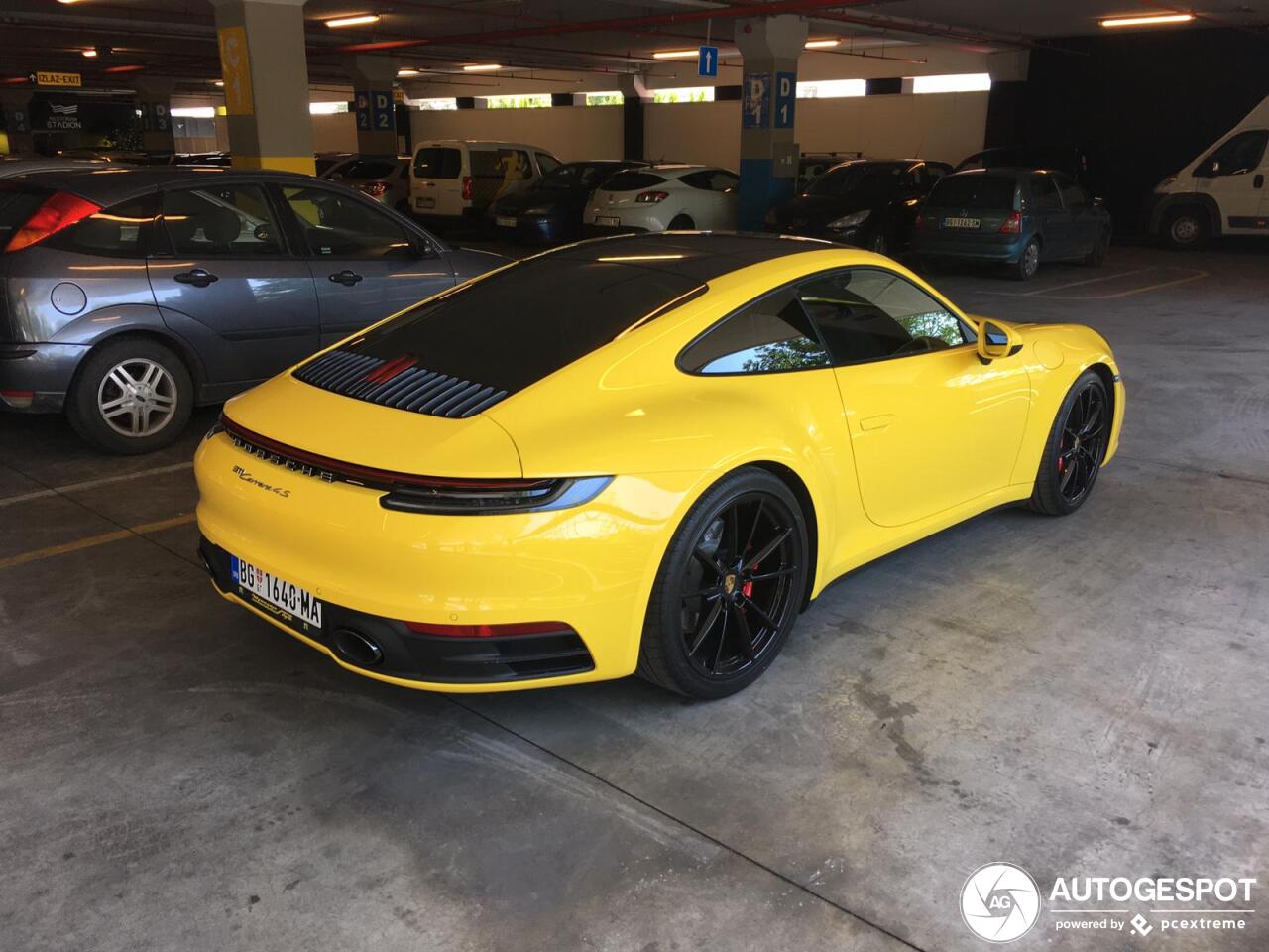 Porsche 992 Carrera 4S