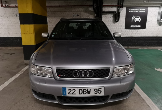 Audi RS4 Avant B5