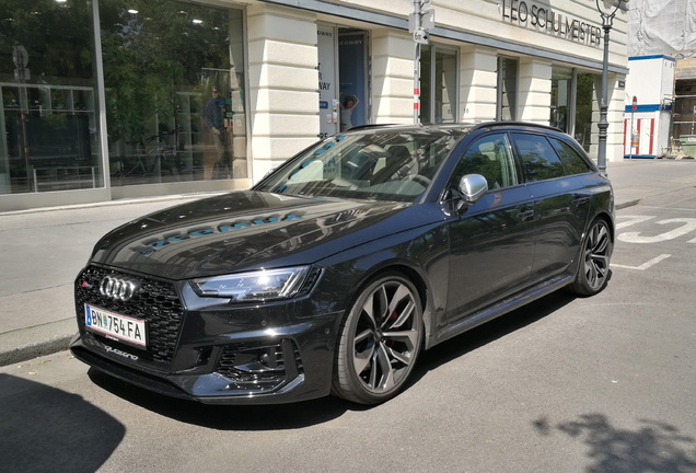 Audi RS4 Avant B9