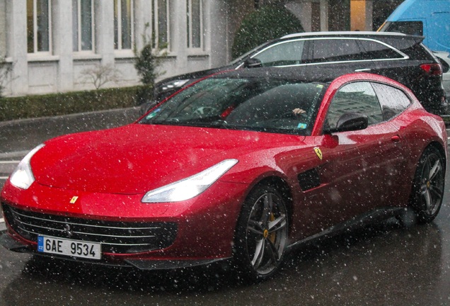 Ferrari GTC4Lusso