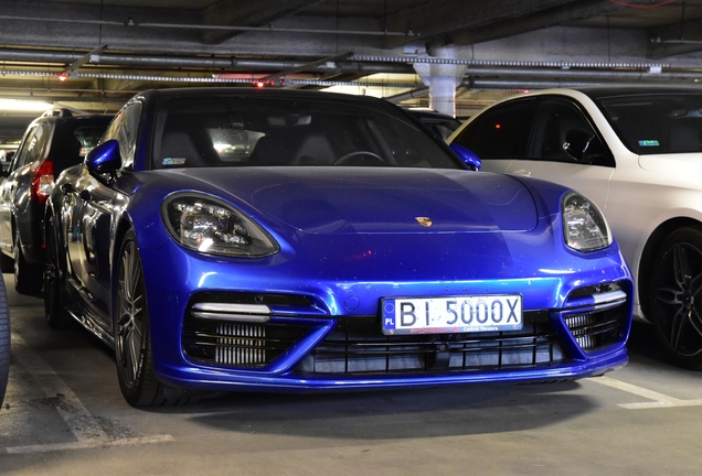 Porsche 971 Panamera Turbo