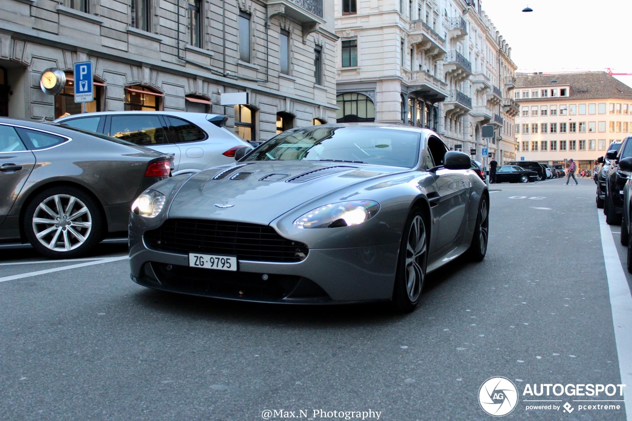 Aston Martin V12 Vantage