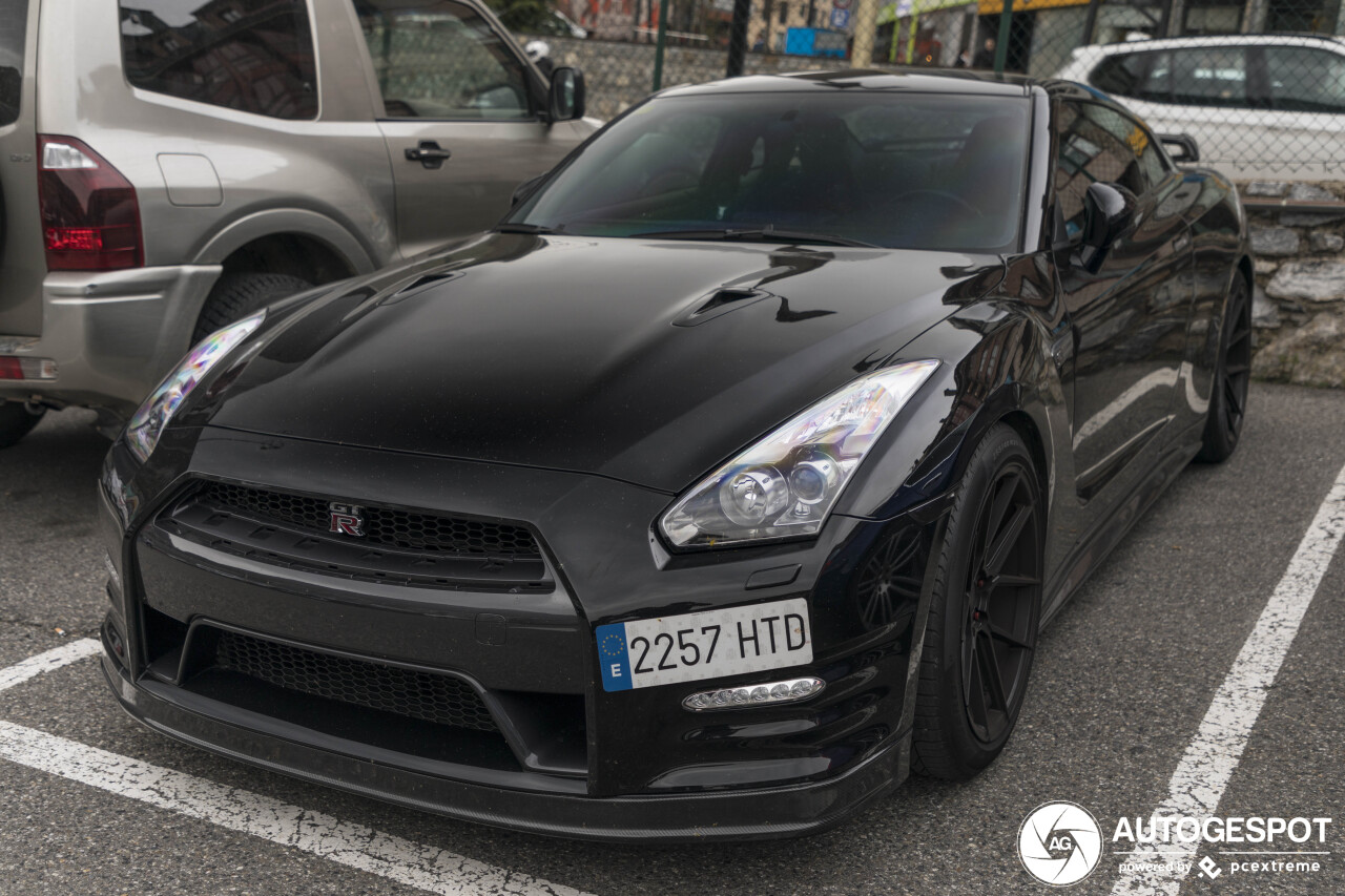 Nissan GT-R