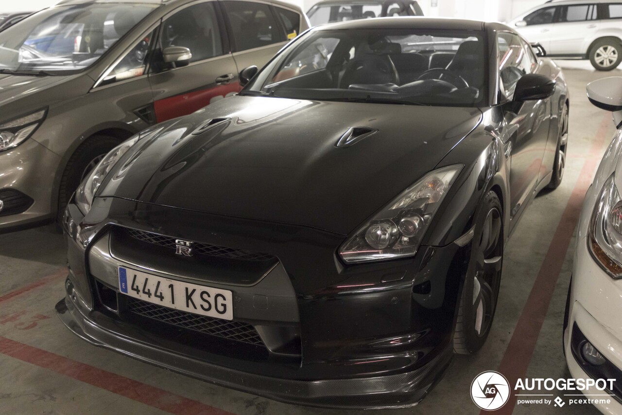 Nissan GT-R