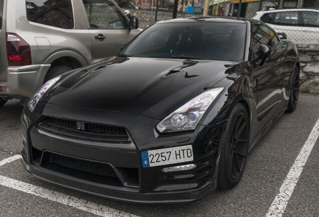 Nissan GT-R