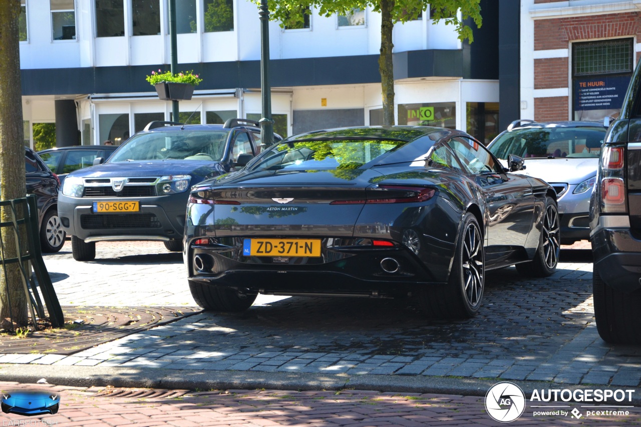 Aston Martin DB11 V8