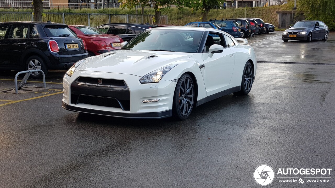 Nissan GT-R 2012