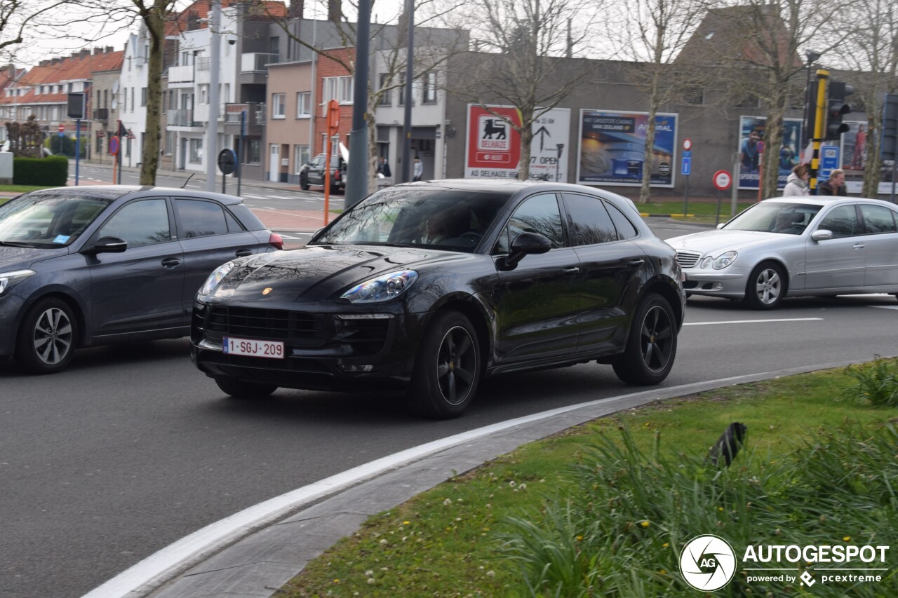 Porsche 95B Macan GTS