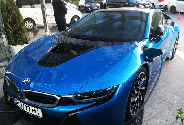 BMW i8