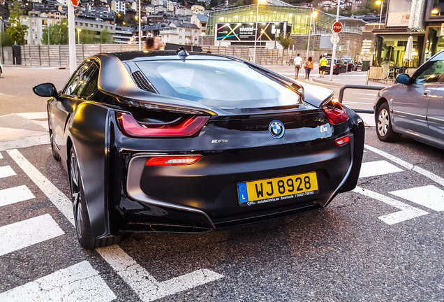 BMW i8