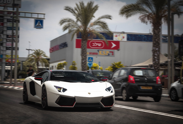 Lamborghini Aventador LP700-4 Pirelli Edition