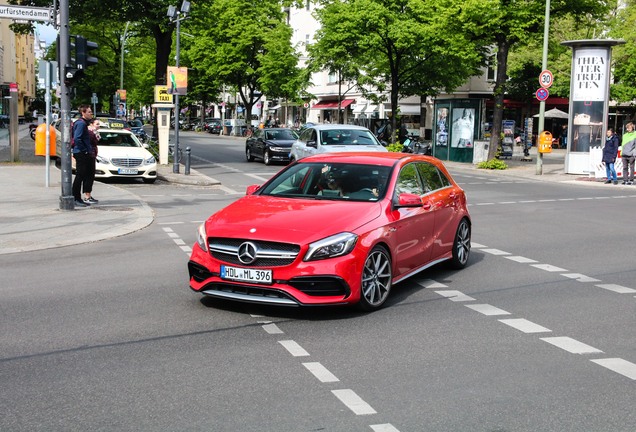 Mercedes-AMG A 45 W176 2015