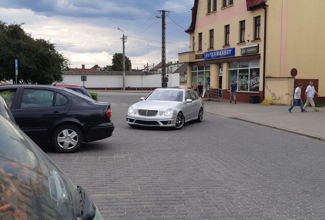 Mercedes-Benz E 63 AMG