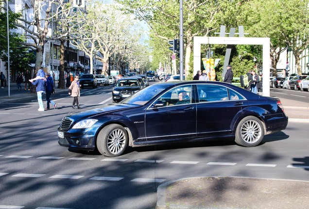 Mercedes-Benz S 65 AMG V221