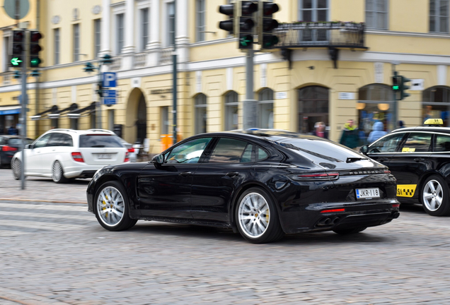 Porsche 971 Panamera Turbo S E-Hybrid