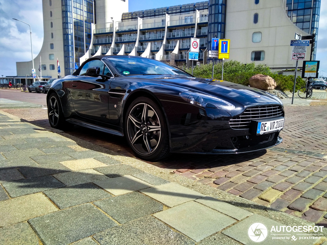 Aston Martin V8 Vantage S Roadster