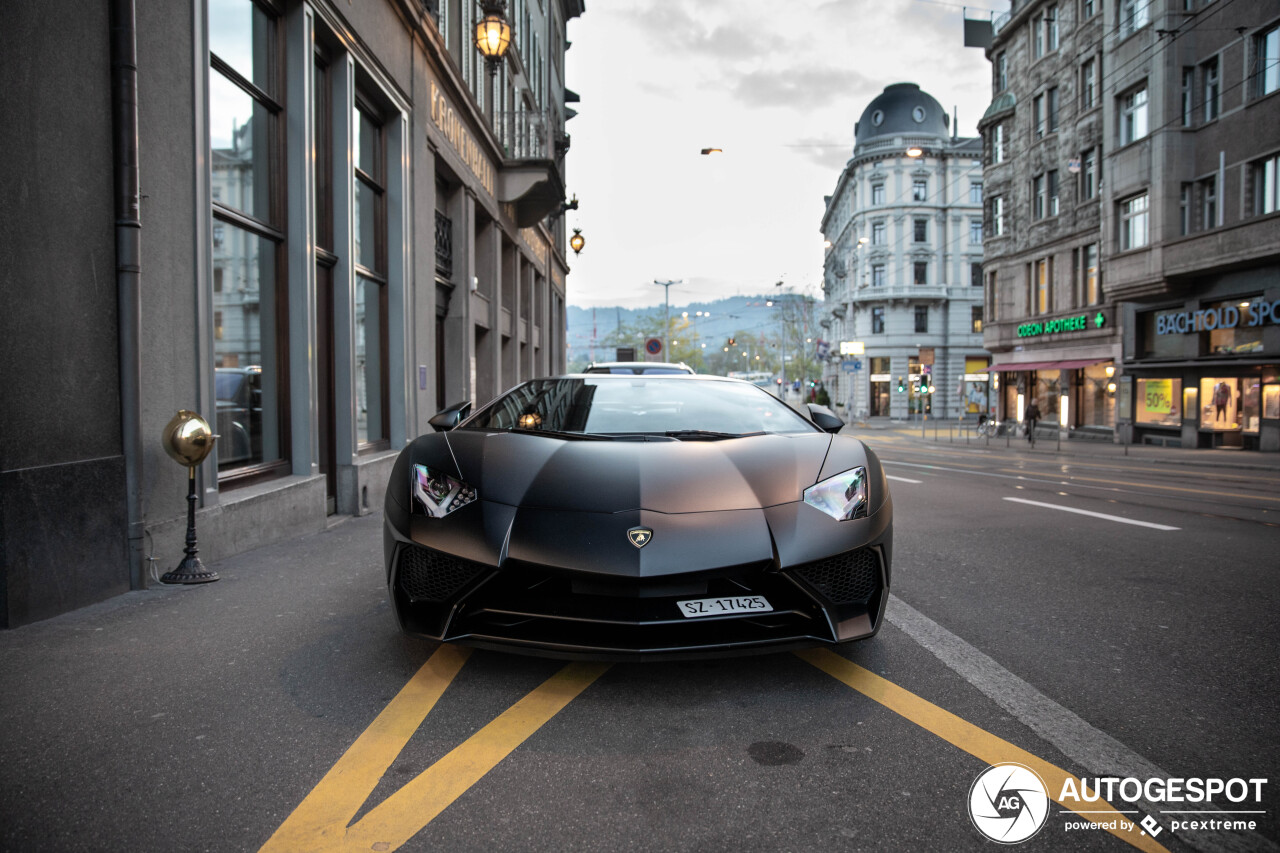 Lamborghini Aventador LP750-4 SuperVeloce