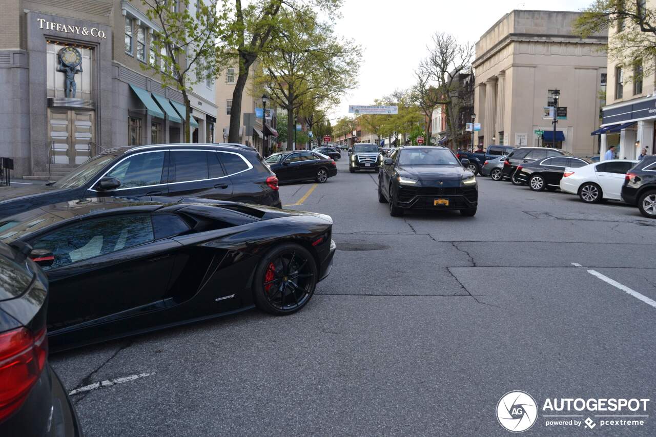 Lamborghini Aventador S LP740-4 Roadster