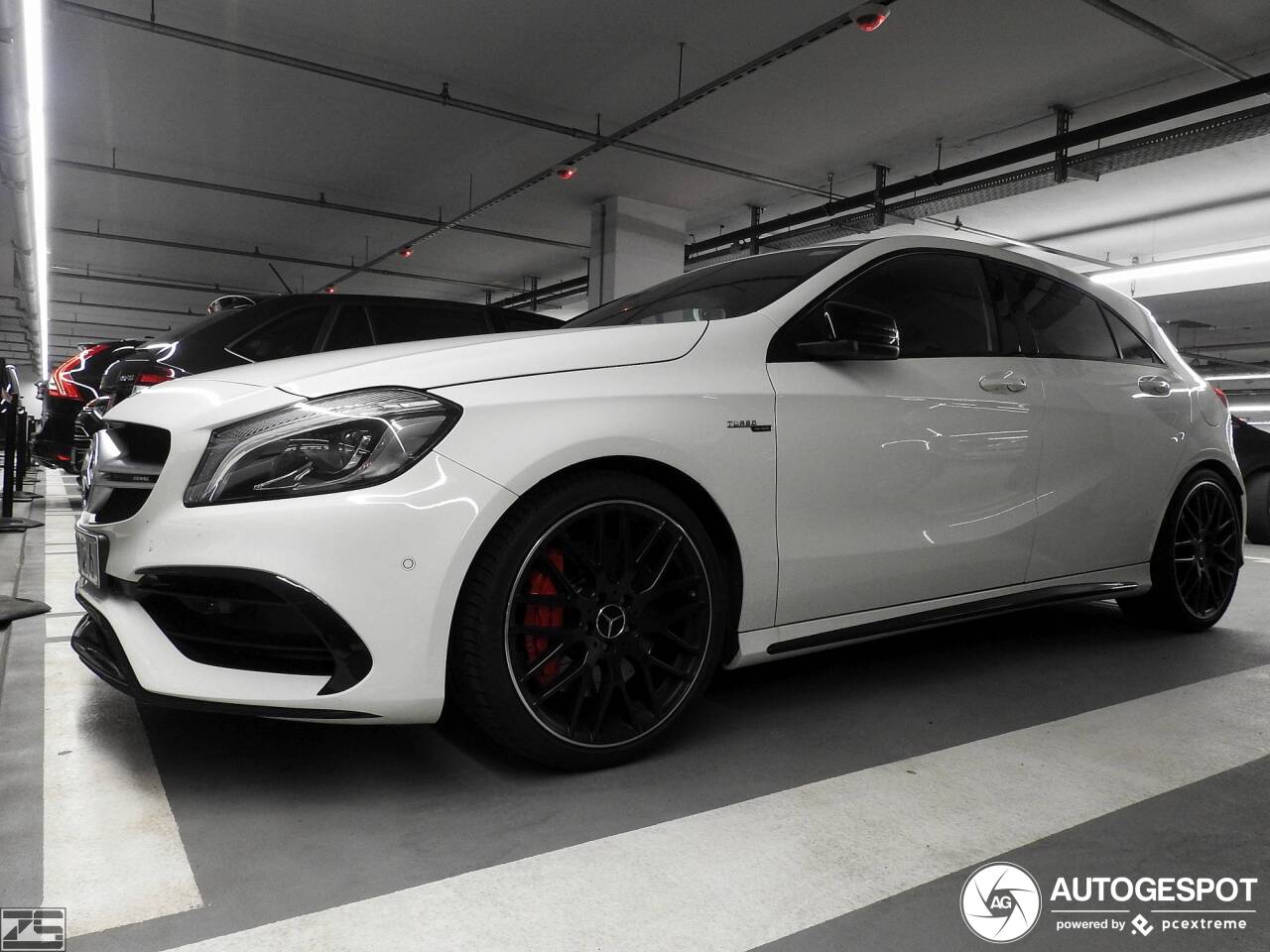 Mercedes-AMG A 45 W176 2015