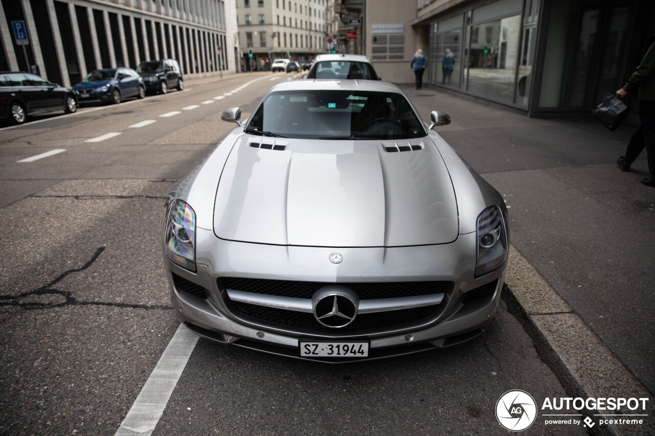 Mercedes-Benz SLS AMG