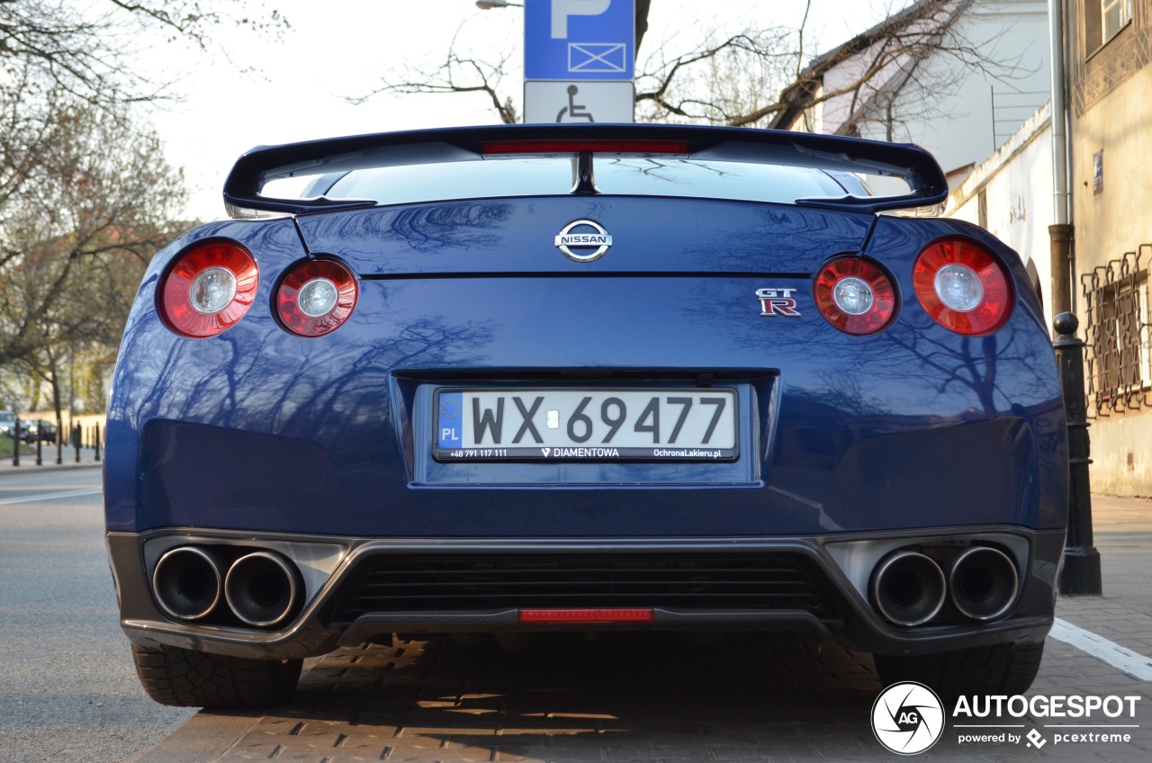 Nissan GT-R 2011