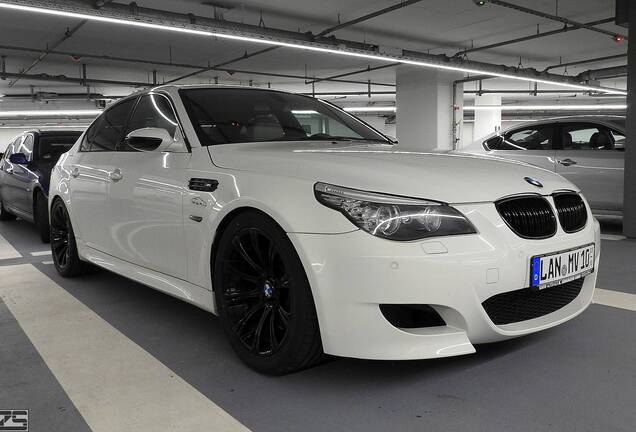 BMW M5 E60 2005