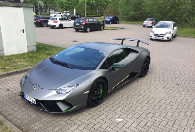 Lamborghini Huracán LP640-4 Performante