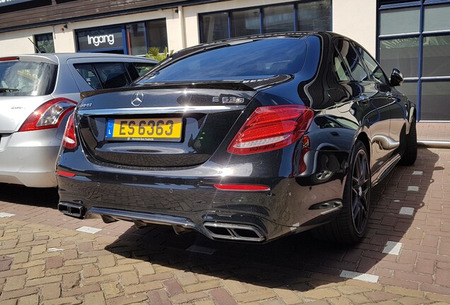 Mercedes-AMG E 63 S W213